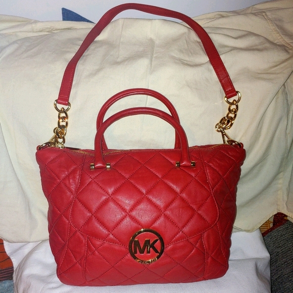 Michael Kors quilted red bag - Picture 2 of 9